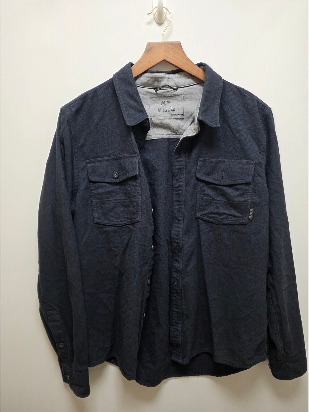 Kuiu Men's Medium Dark Gray Button-Up Shirt with Chest Pockets